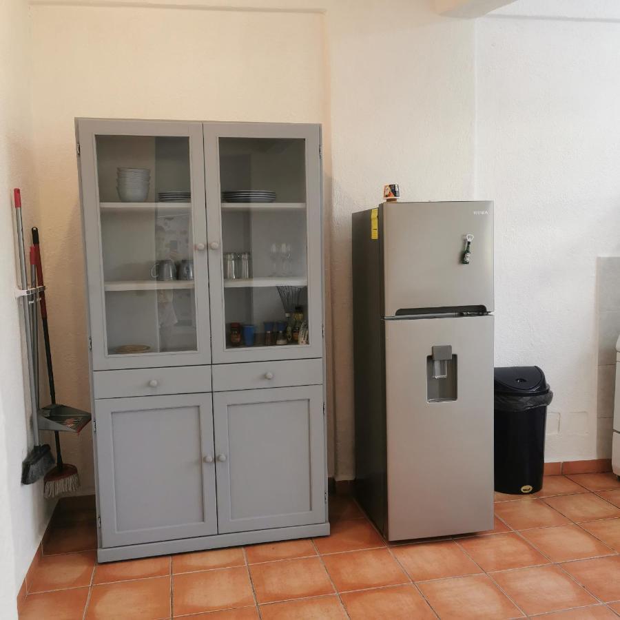 1 Bedroom Apt With Ac , Tv , Wi-Fi Near Dt And Beach Zihuatanejo Ngoại thất bức ảnh